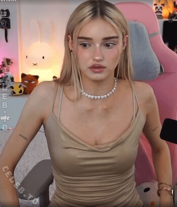 🔥 Honeypuu leaked private photo uncensored full